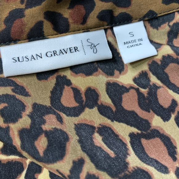 Women’s Susan Graver Animal Print Button Up Collar Blouse Size Small - Picture 11 of 12